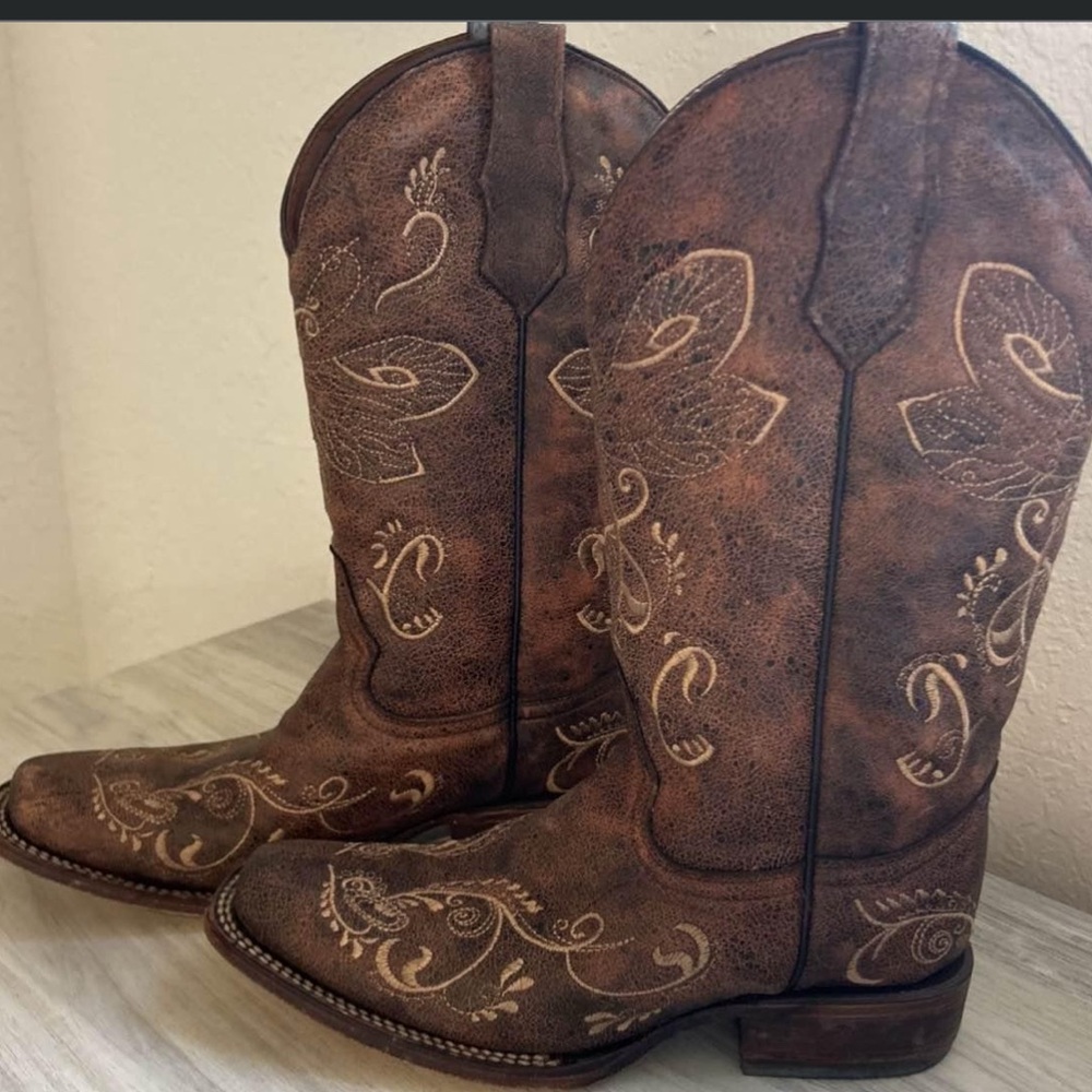 womens cowboy boots